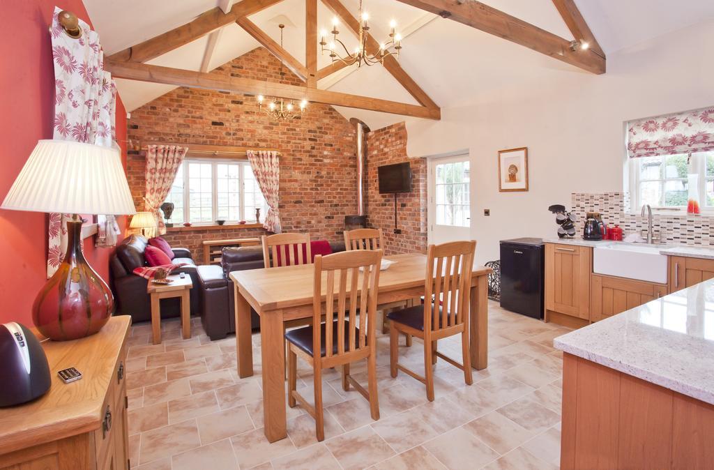 Holtby Grange Cottages ยอร์ค ภายนอก รูปภาพ